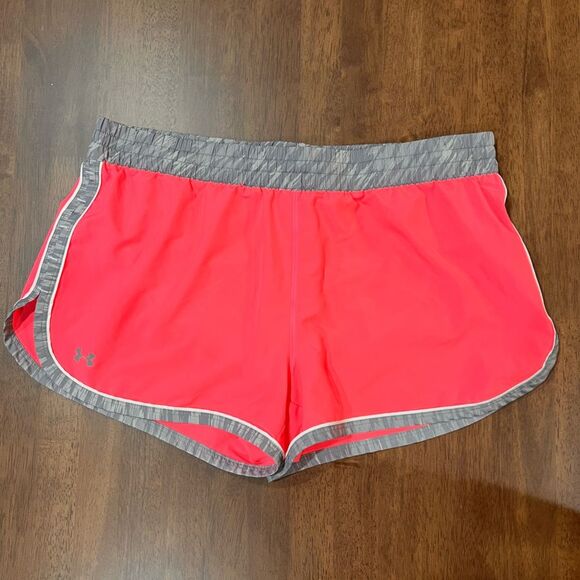 Under Armor Hot Pink Breast Cancer Awareness Semi Fitted Sz M Lined Sweat Shorts - Picture 1 of 6